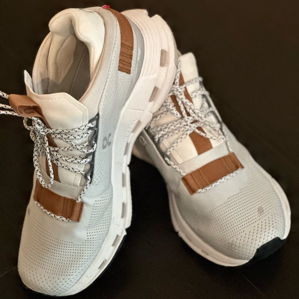 On Running Women's Athletic Shoes - White and Brown